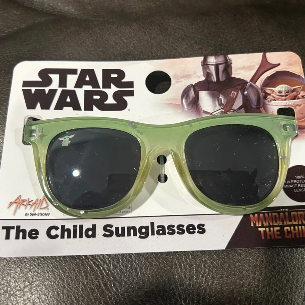 Star Wars The Mandalorian Green Sunglasses